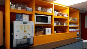 Se ofrece un desayuno bufé (6.50 EUR por persona)