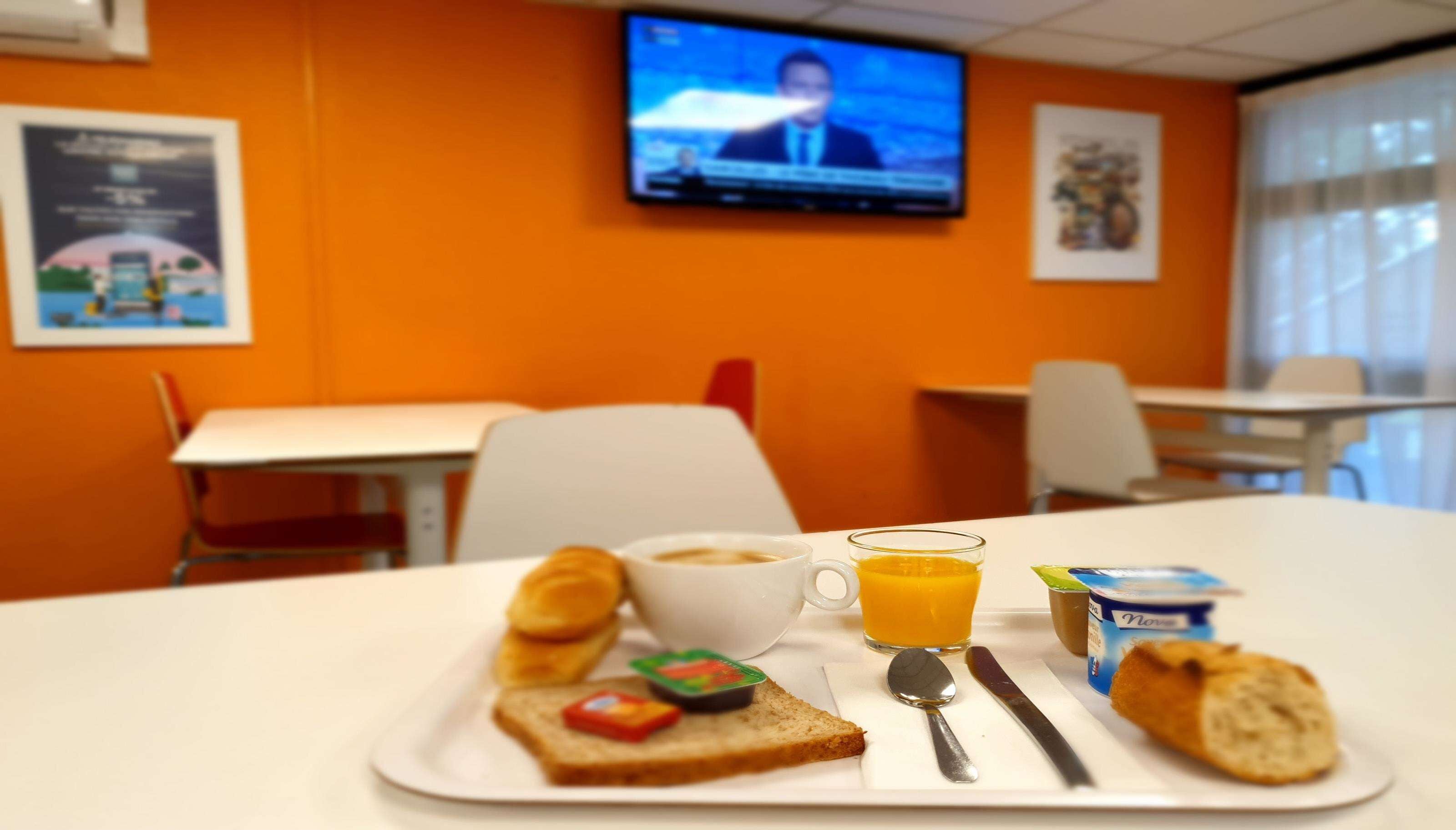 Daily buffet breakfast (EUR 6.50 per person)