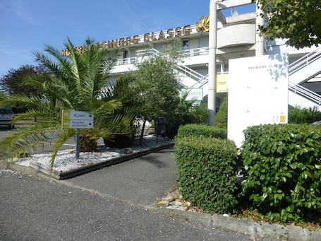 Fachada da propriedade