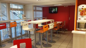 Lunch served - Premiere Classe Biarritz (Biarritz)