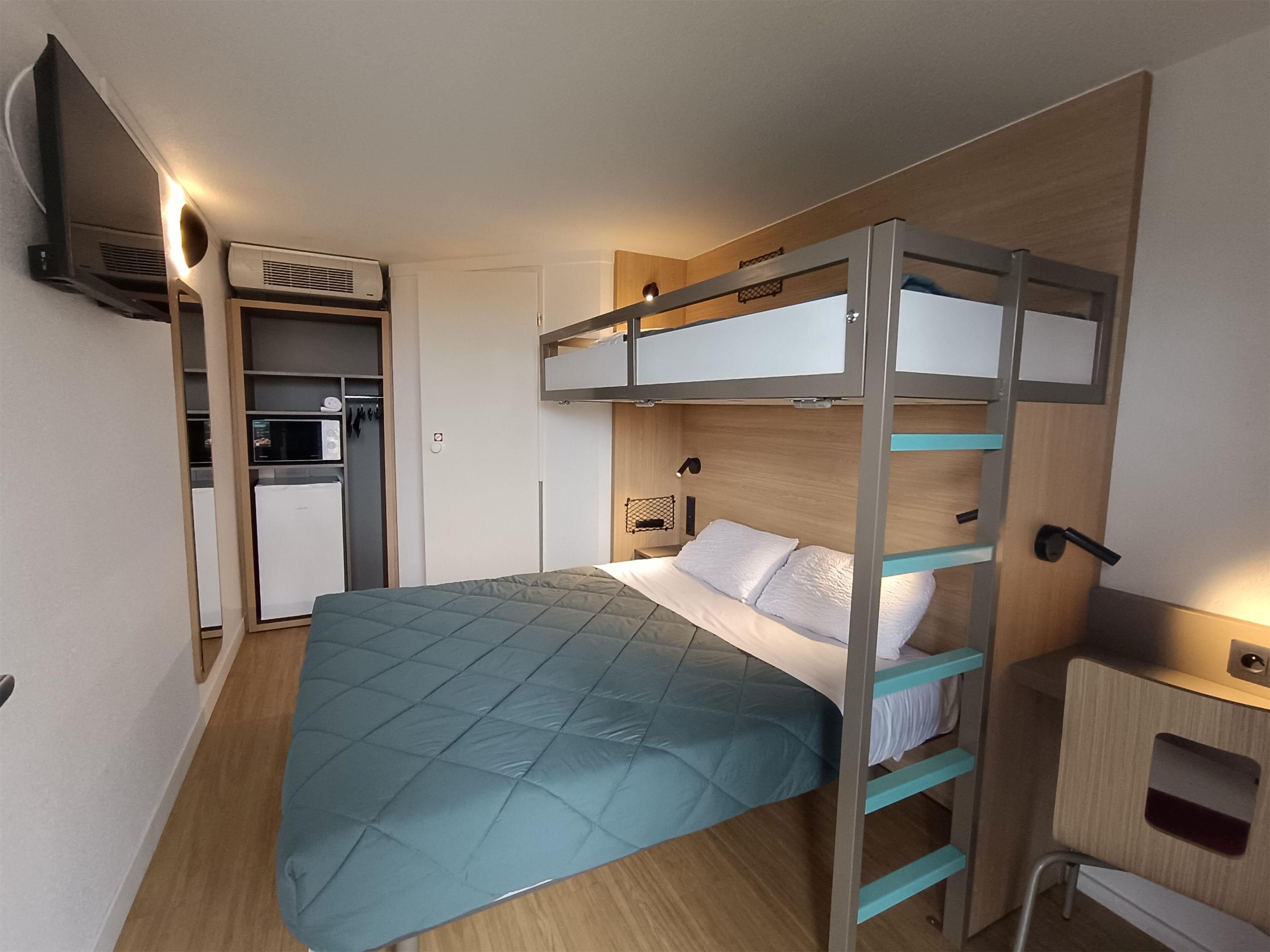 Standard Room, Multiple Beds (1 Double and 1 Single bed) | Individually furnished, desk, laptop workspace, blackout drapes