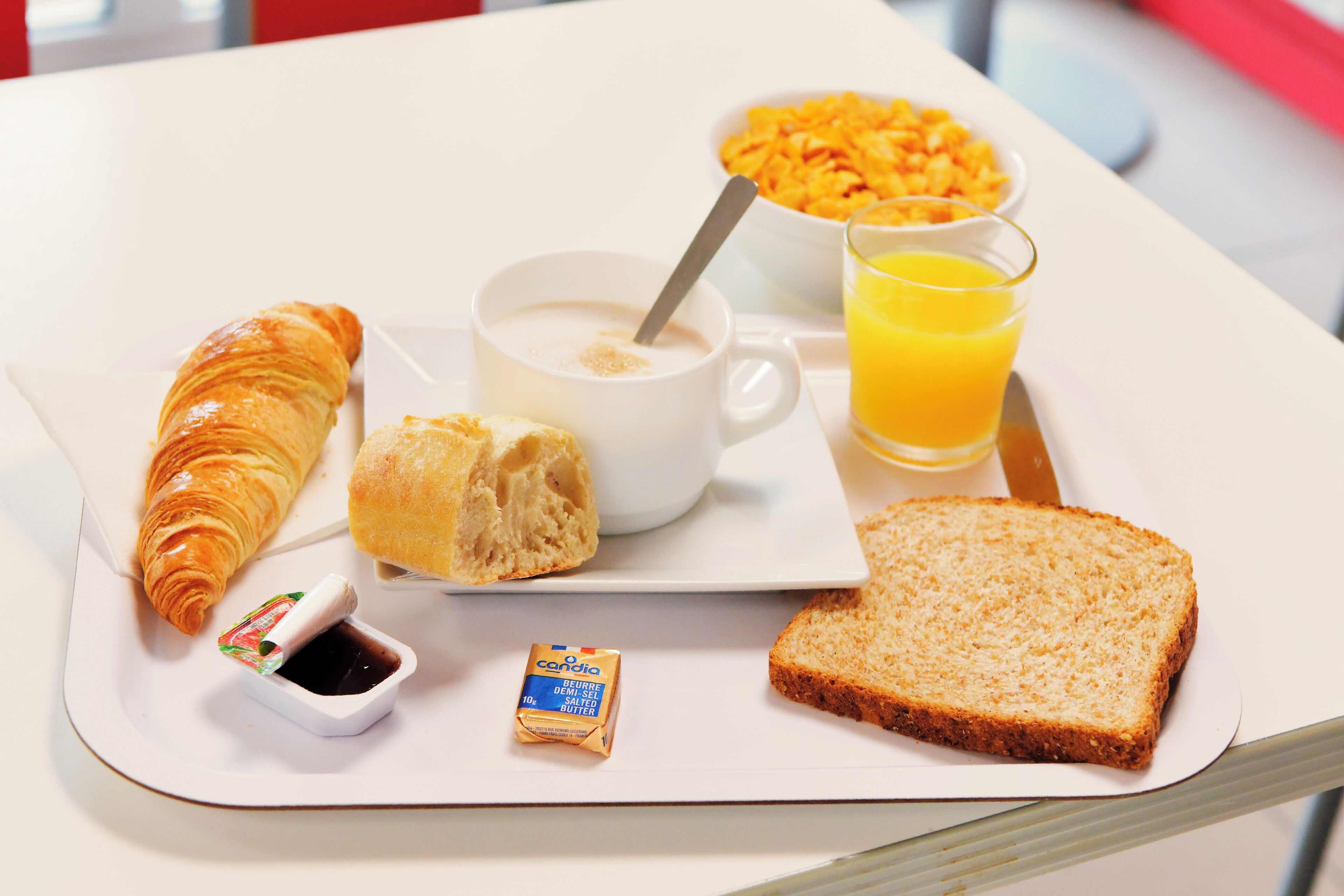 Daily buffet breakfast (EUR 6.90 per person)