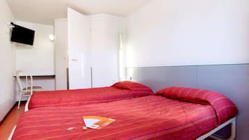 1 chambre, bureau, rideaux occultants, lits bébé (gratuits)