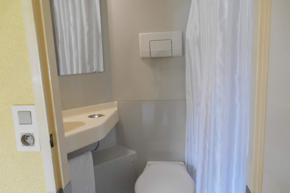 shower, eco-friendly toiletries, towels