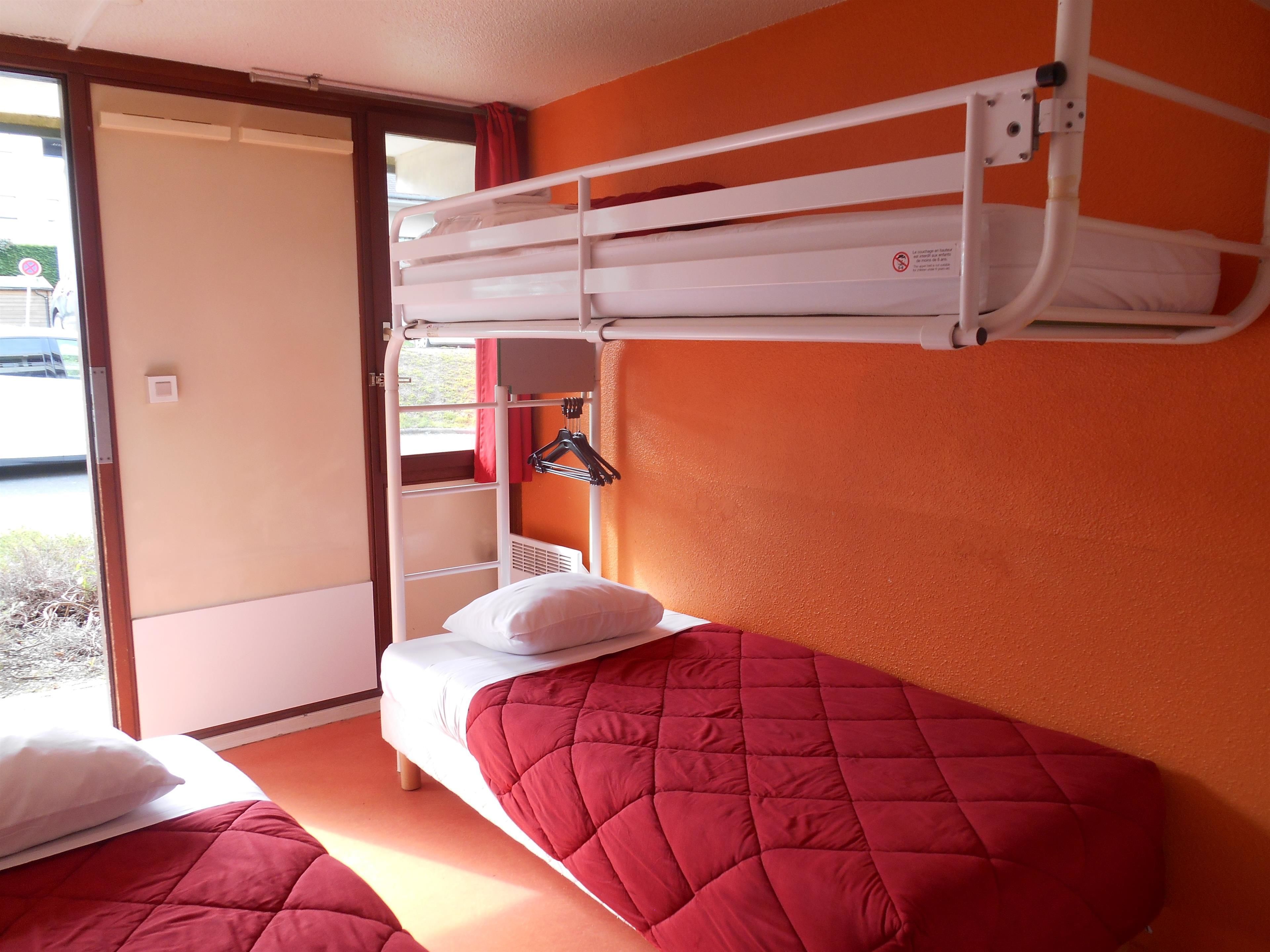 standard room, 3 single beds | premium bedding, desk, blackout curtains, iron/ironing board
