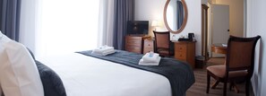 Coffee and/or coffee maker - Hotel Le Bourgogne (Evian-les-Bains)