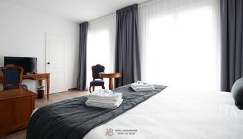 Superior Double Room, Balcony | Premium bedding, in-room safe, individually decorated