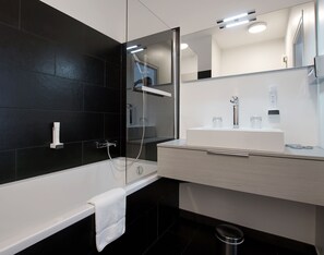Bathroom - Hotel Le Bourgogne (Evian-les-Bains)