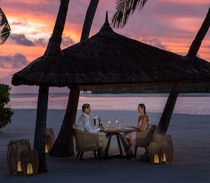 4 restaurants, breakfast, lunch, dinner served; international cuisine
