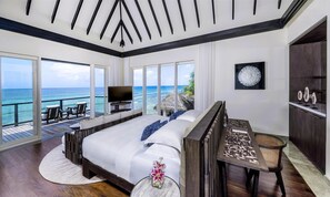 Huone, 2 makuuhuonetta ( Pool Residence ) | Italialaiset Frette-lakanat, ylelliset vuodevaatteet, minibaari