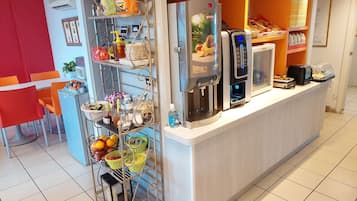 Daily buffet breakfast (EUR 7.9 per person)