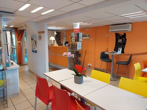 Restaurant - Premiere Classe Saintes (Saintes)