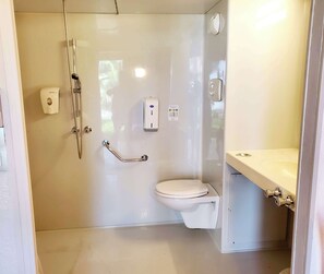 Chambre Standard, 1 lit une place | Salle de bain accessible aux personnes à mobilité réduite