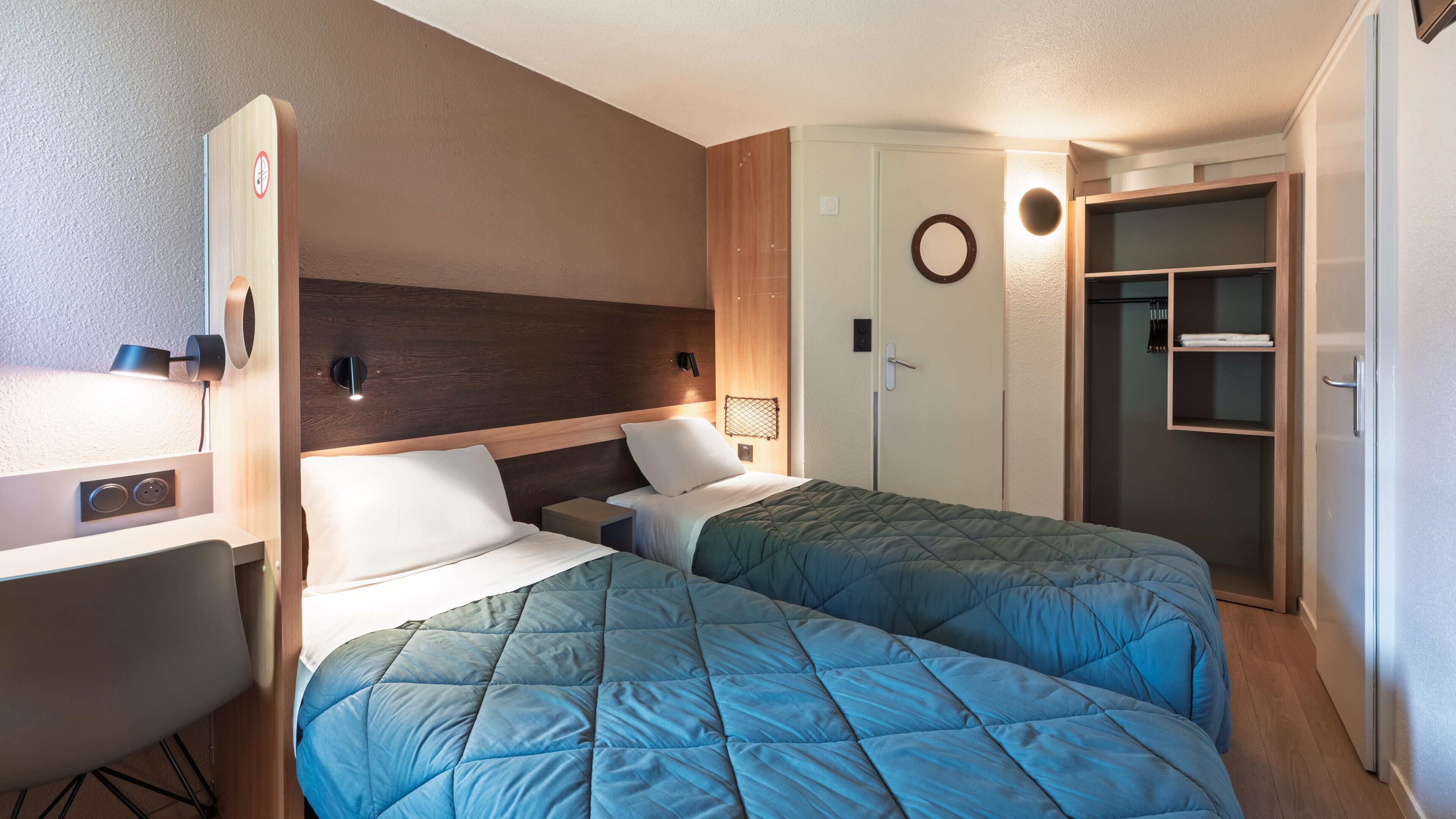 Chambre Standard, 2 lits une place