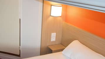 Luxe beddengoed, een bureau, gratis wifi, beddengoed