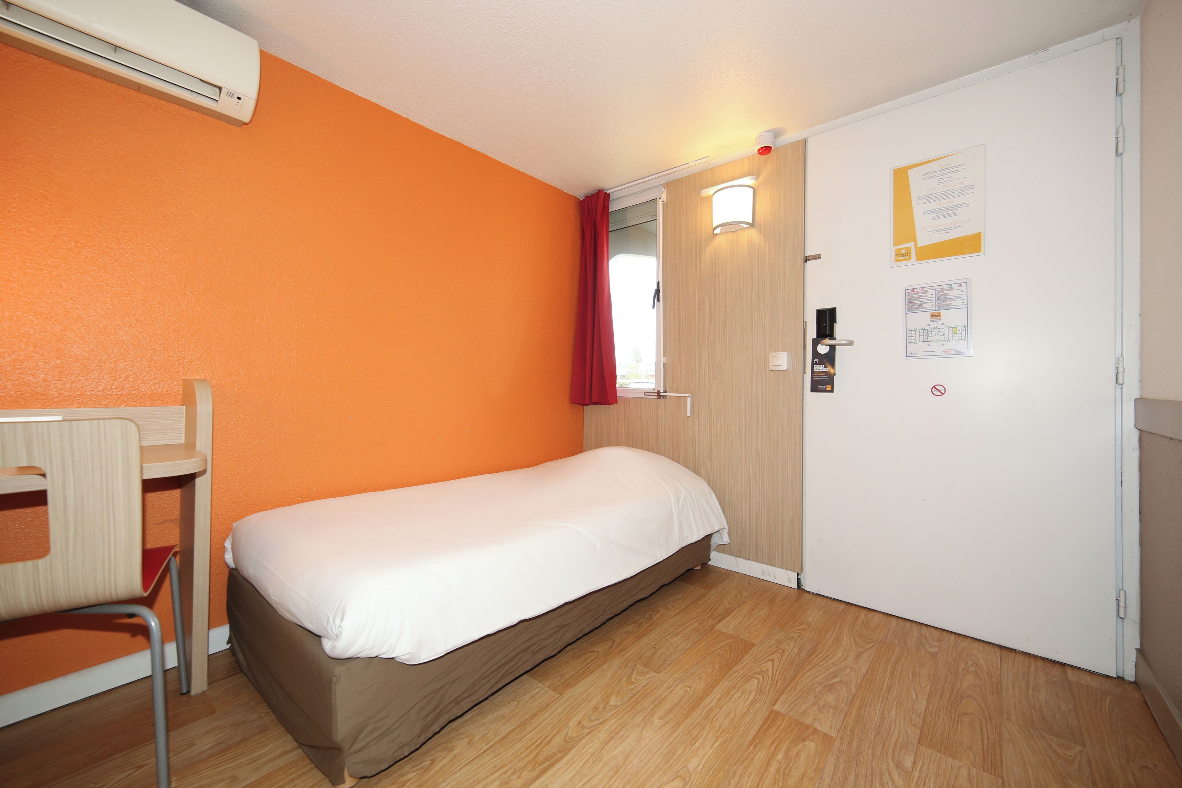 standard room, 1 single bed | desk, blackout curtains, soundproofing, free wifi
