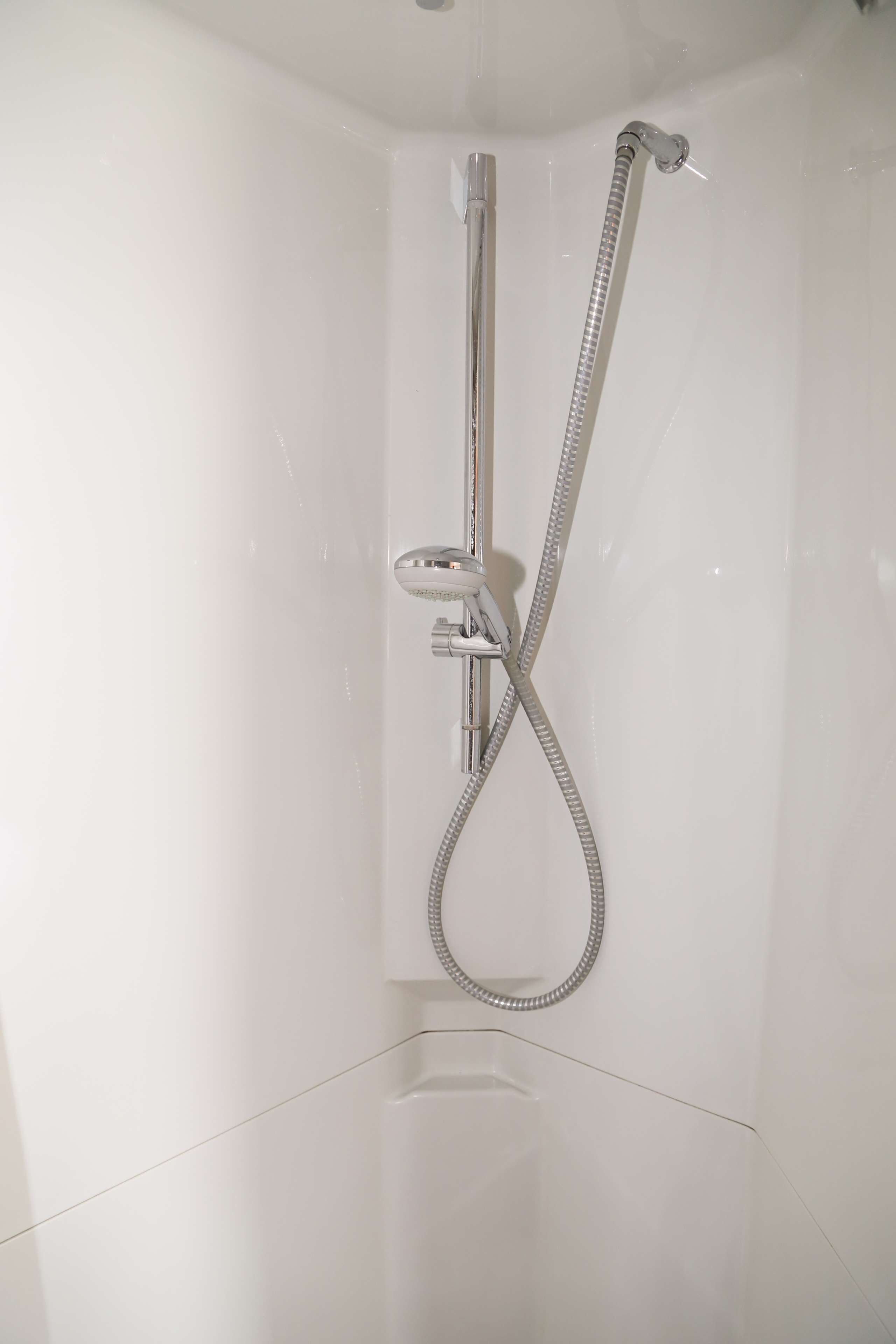 desk, blackout curtains, soundproofing, free wifi