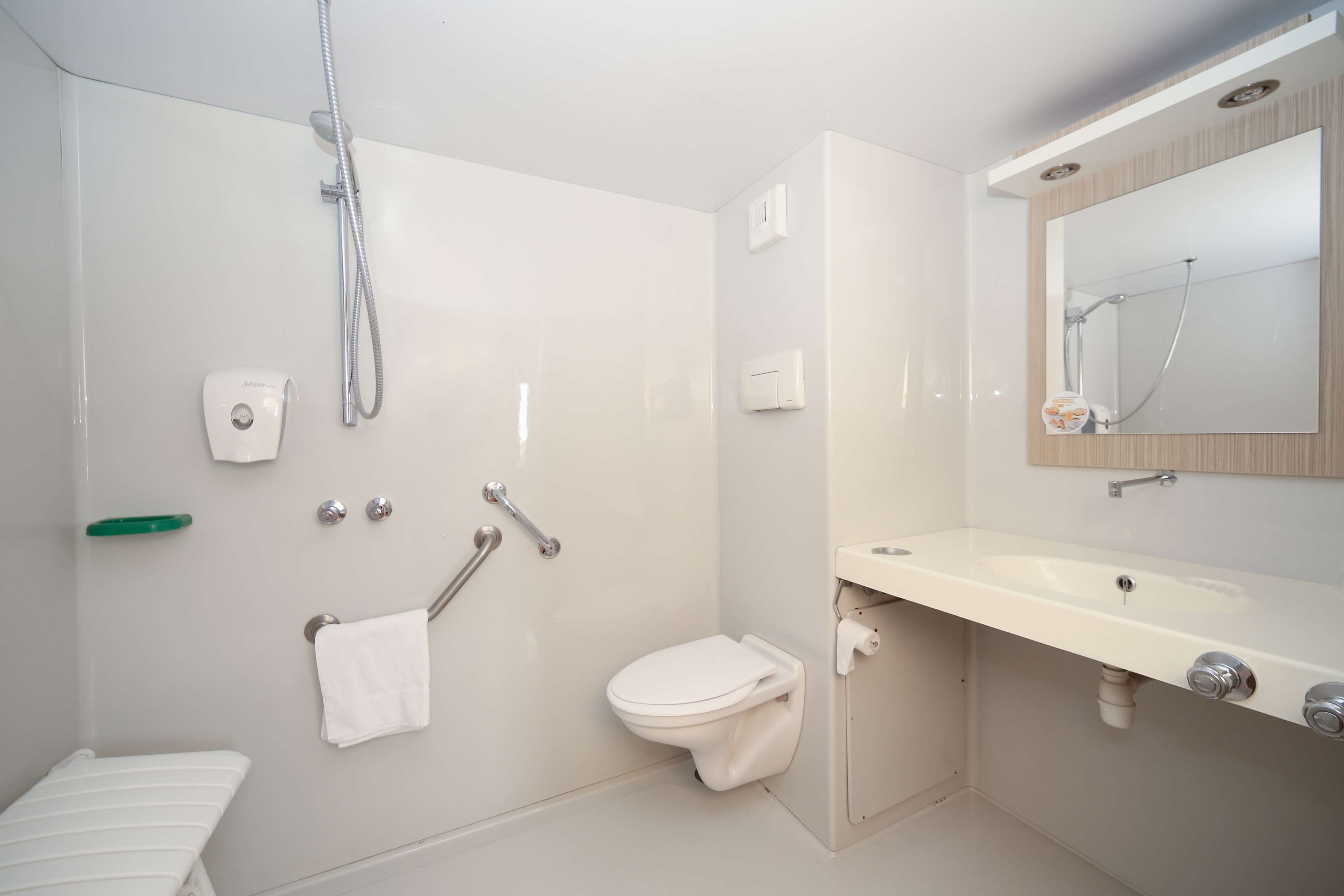 standard room, 1 single bed | desk, blackout curtains, soundproofing, free wifi