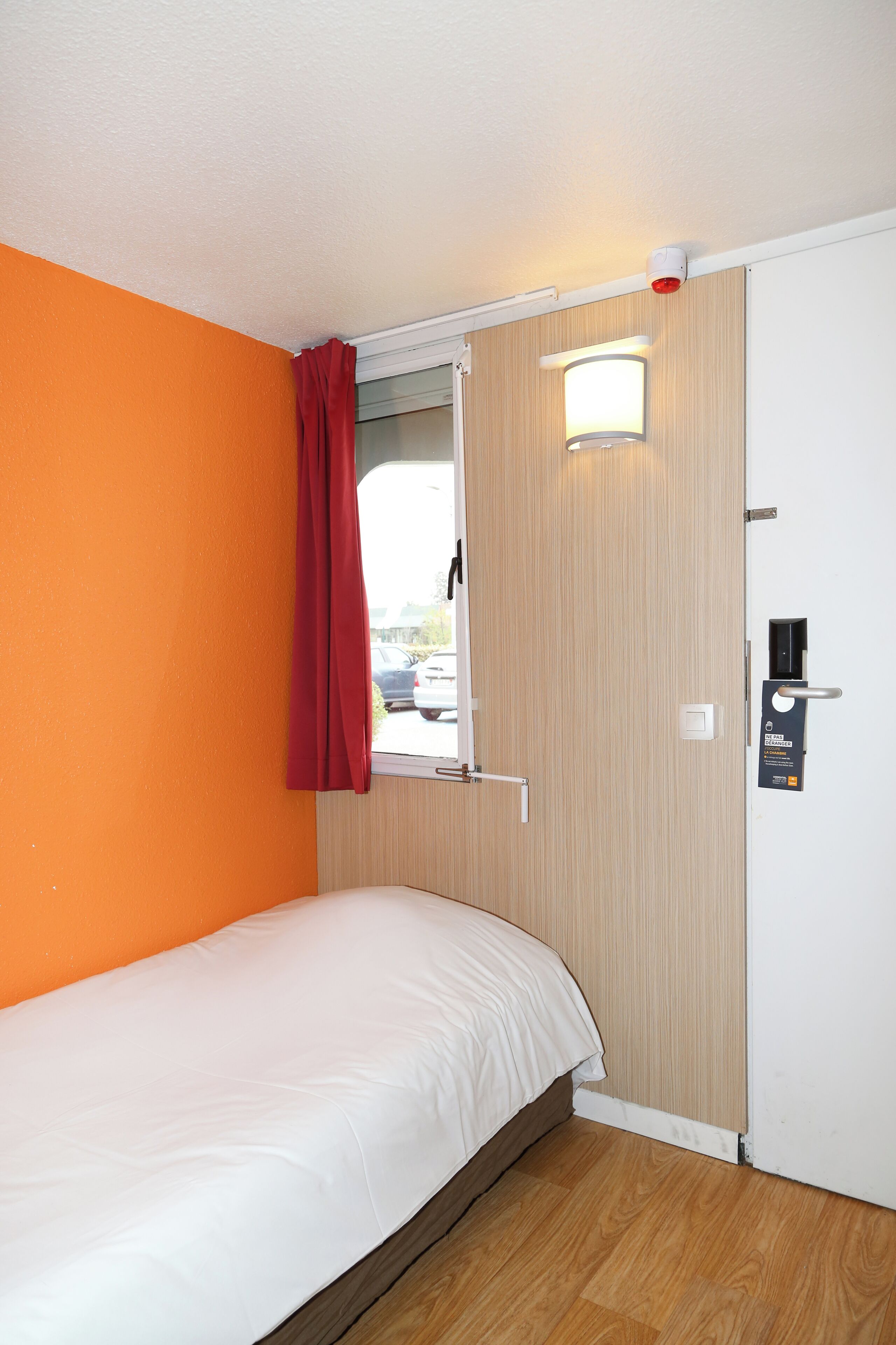 standard room, 1 single bed | desk, blackout curtains, soundproofing, free wifi