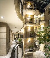 Handrails in hallways