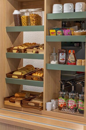 Daily buffet breakfast for a fee - Premiere Classe Rodez (Rodez)