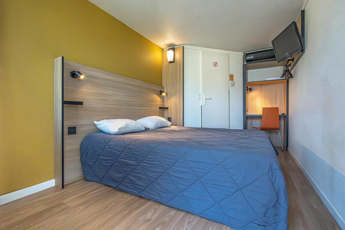 Standardzimmer, 1 Doppelbett | Schreibtisch, Verdunkelungsvorhänge, schallisolierte Zimmer