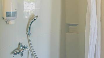 Ducha, artículos de higiene personal ecológicos y toallas