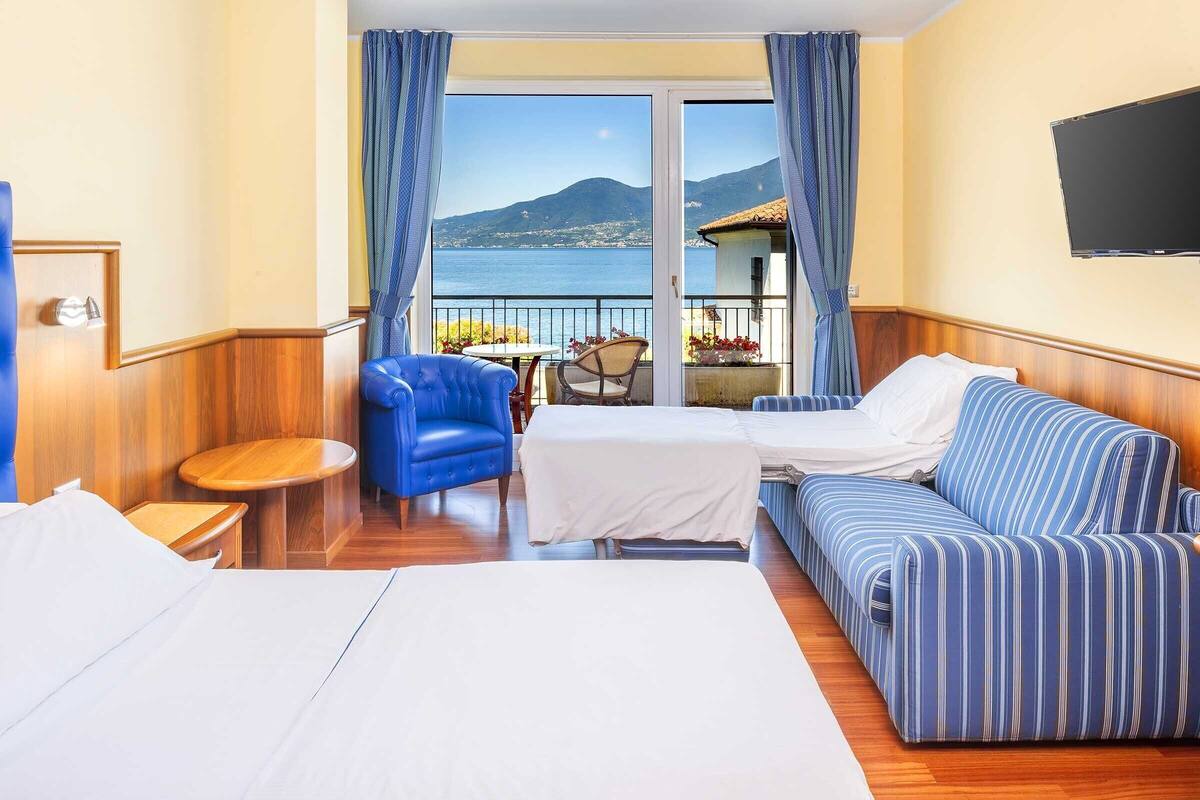 Deluxe Double or Twin Room, Lake View (3 people) | In-room safe, desk