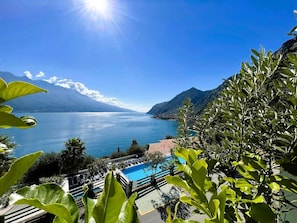 View from property - La Limonaia Hotel & Residence (Limone sul Garda)
