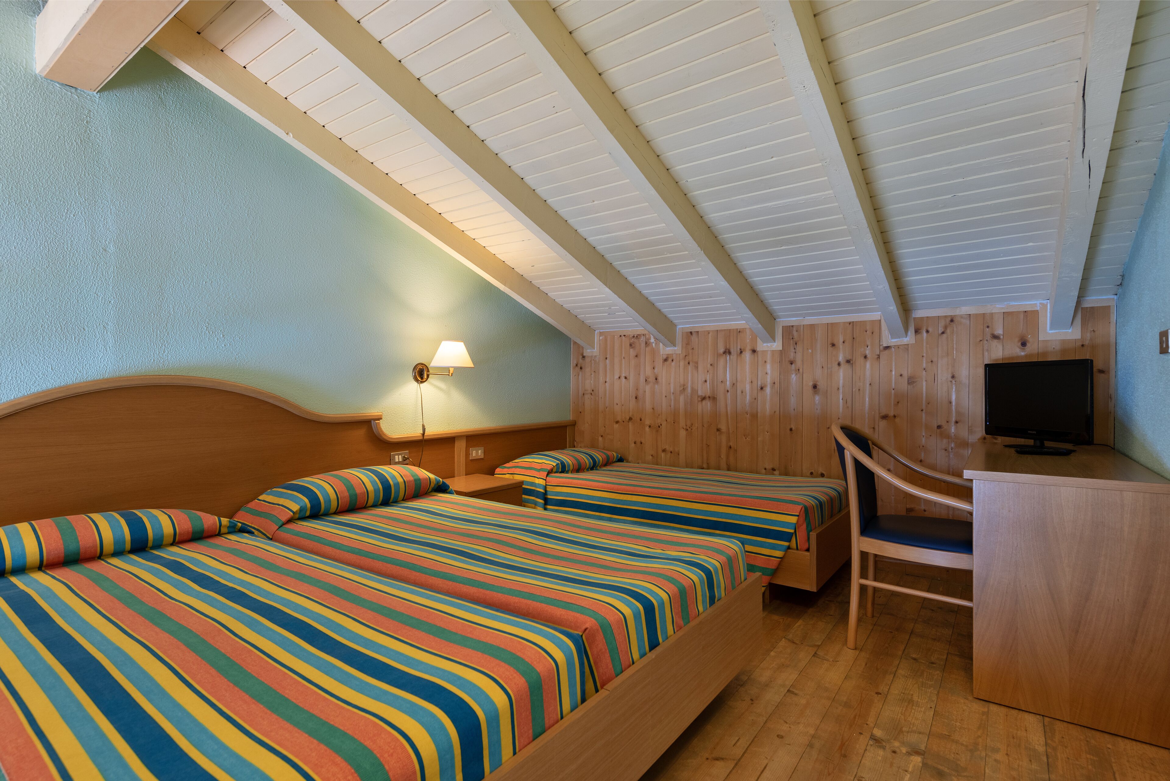 In-room safe, blackout curtains