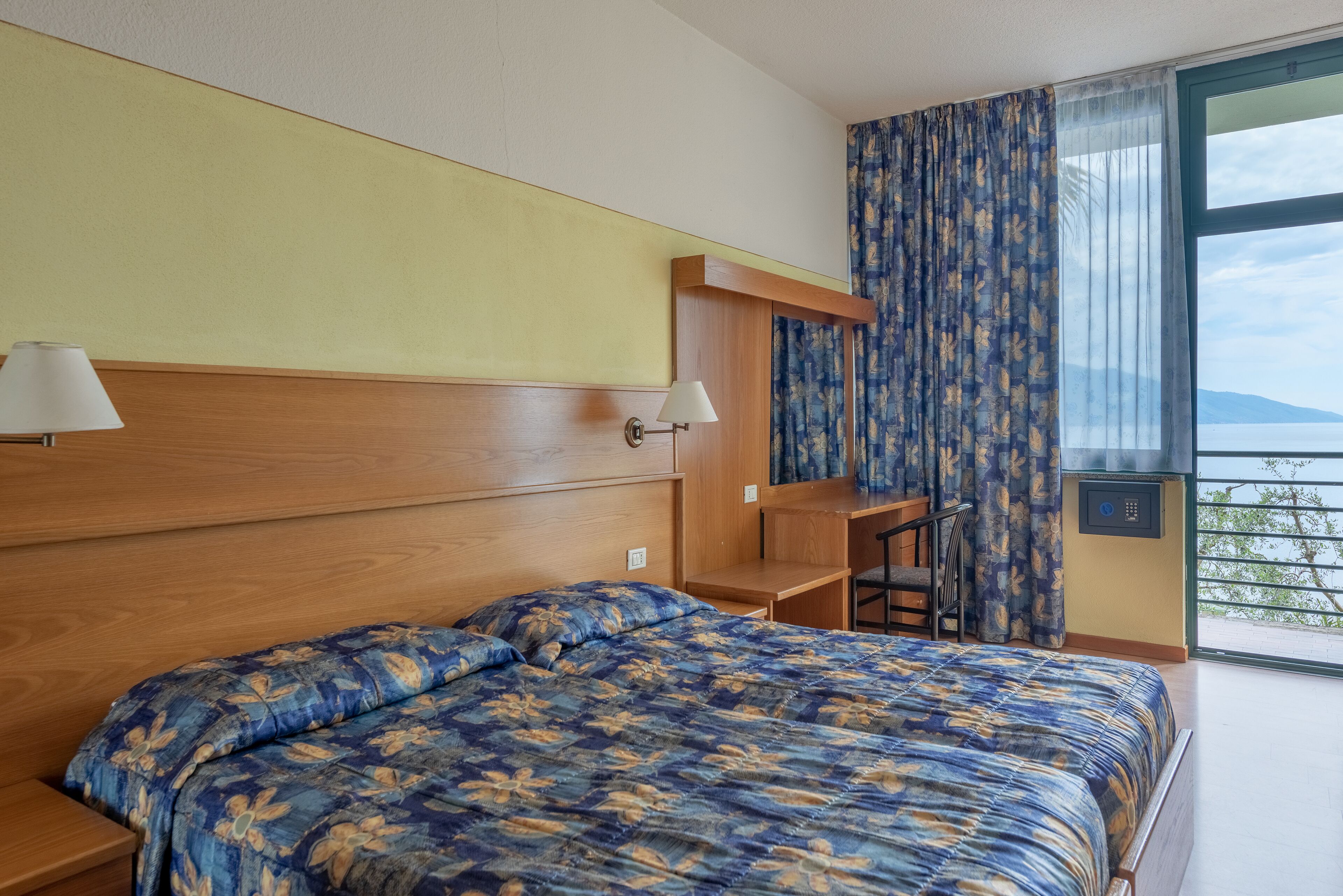 In-room safe, blackout curtains