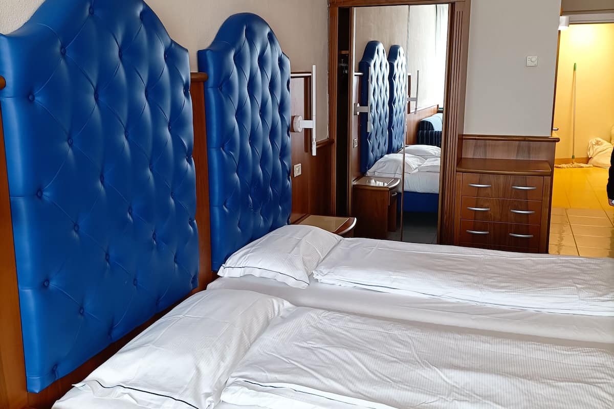 Comfort Double Room | In-room safe, desk, blackout curtains