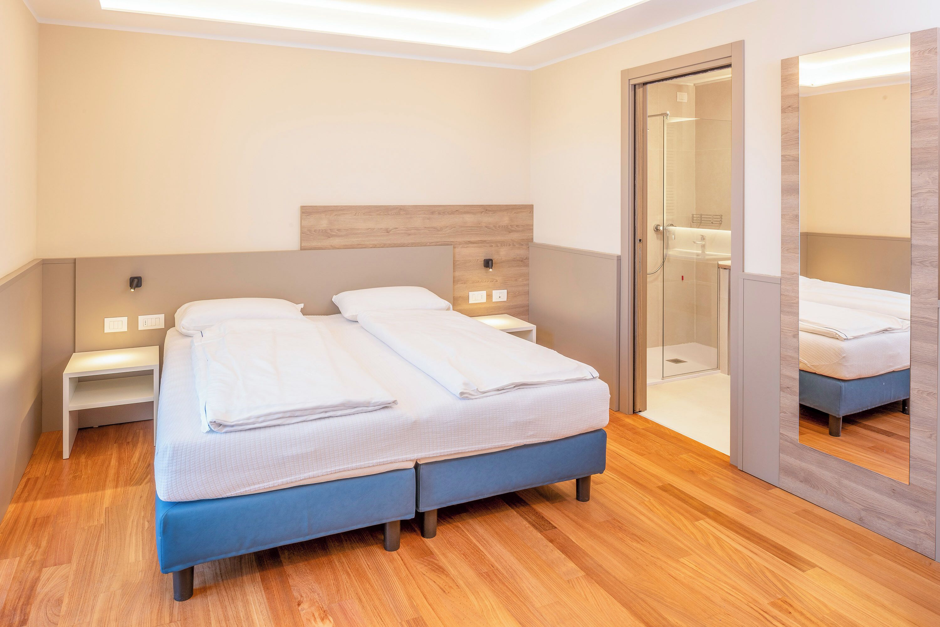 Két bảo mật tại phòng, bàn, màn/rèm cản sáng 