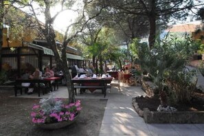 Breakfast and dinner served - Sport Hotel Olimpo (Garda)