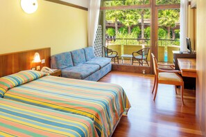 Dobbeltrom, bassengutsikt | Terrasse/patio