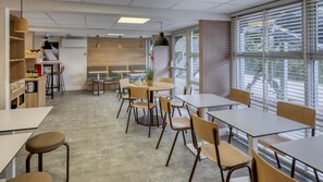 Daily buffet breakfast for a fee - Premiere Classe Limoges Nord (Limoges)
