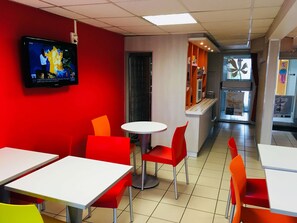 Daily buffet breakfast (EUR 6.20 per person)