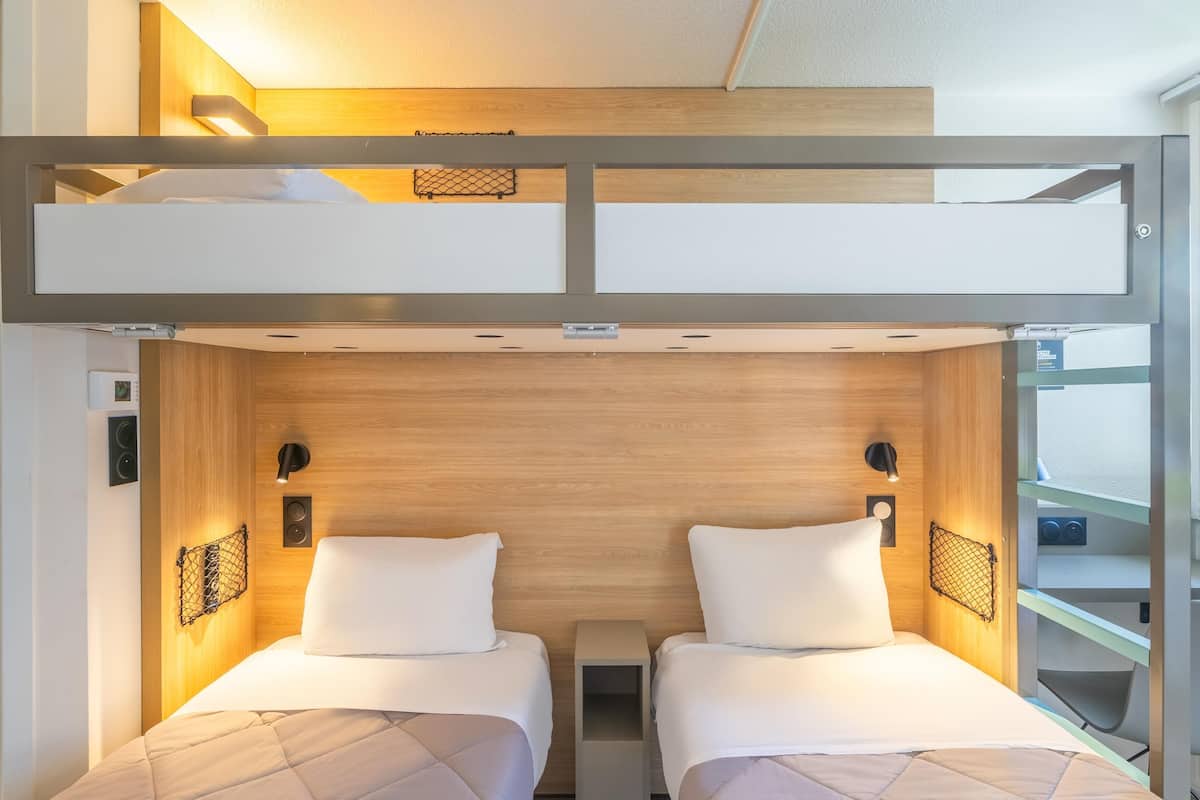 Literie de qualité supérieure, bureau, rideaux occultants, Wi-Fi gratuit