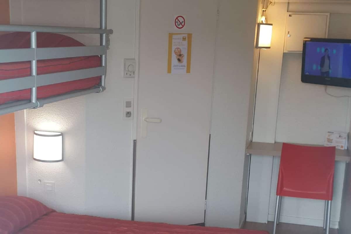 Standard Room, 3 Single Beds | Premium bedding, desk, blackout curtains, free WiFi