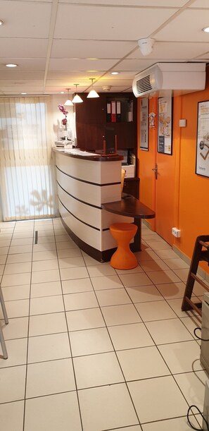 Se ofrece un desayuno para llevar (6.90 EUR por persona)