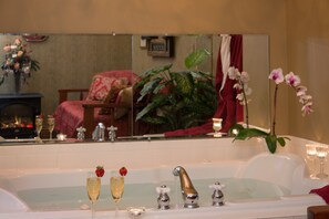 Honeymoon Double Room, 1 King Bed with Sofa bed, Fireplace, Garden View | Jetted tub