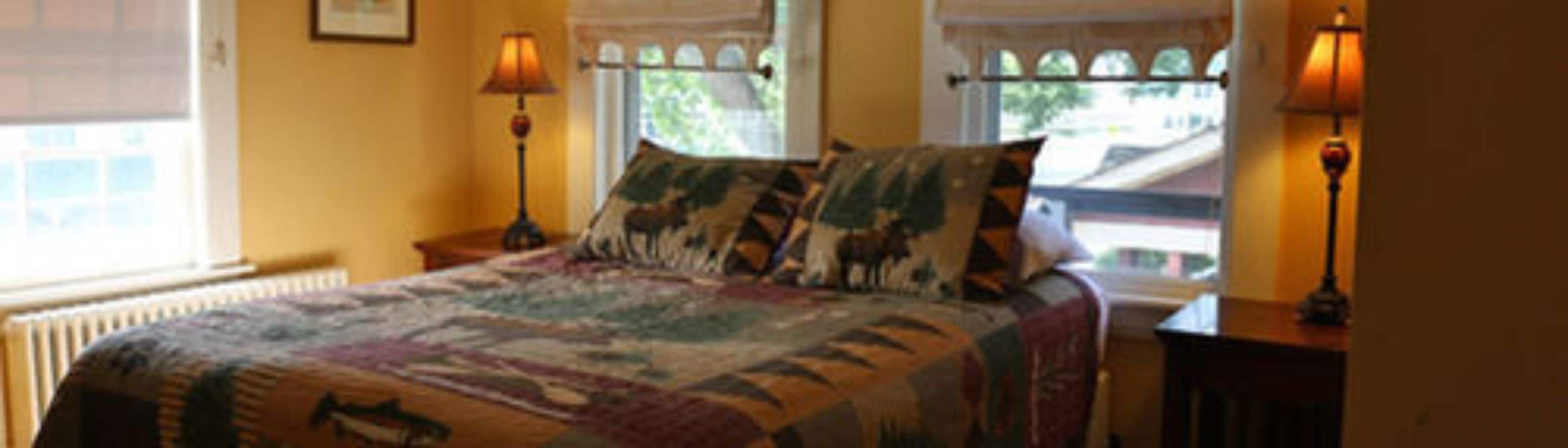 Room (Inn suite) | Peralatan tempat tidur premium, seterika/papan seterika, Wi-fi percuma 