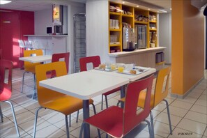 Daily full breakfast (EUR 6.5 per person)