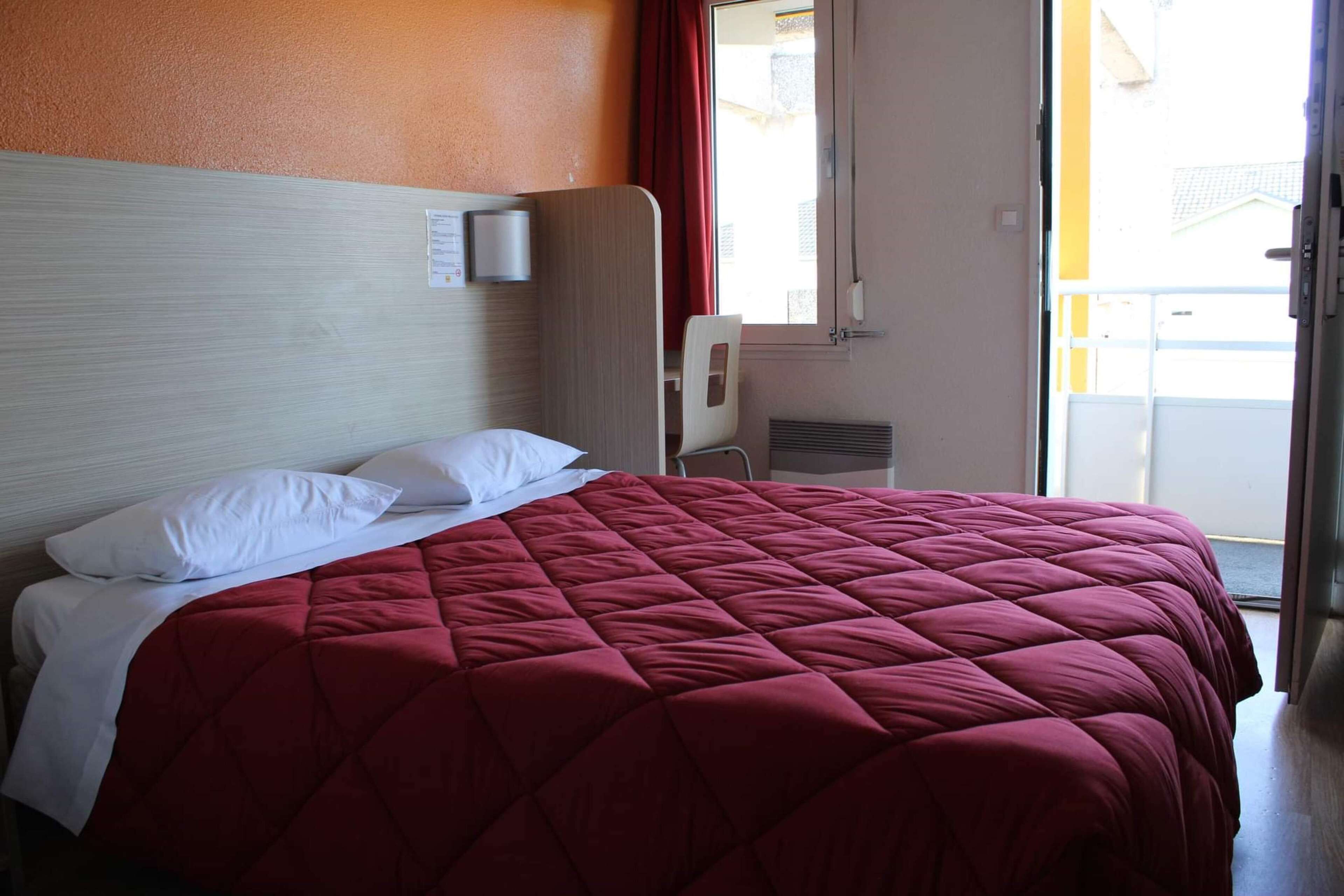 Standard Room, 1 Double Bed | 1 bedroom, premium bedding, desk, soundproofing