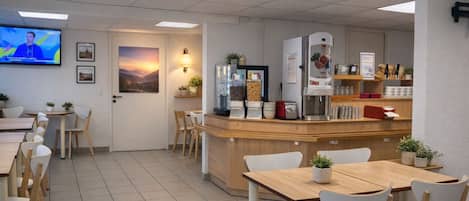 Daily buffet breakfast (EUR 6.90 per person)