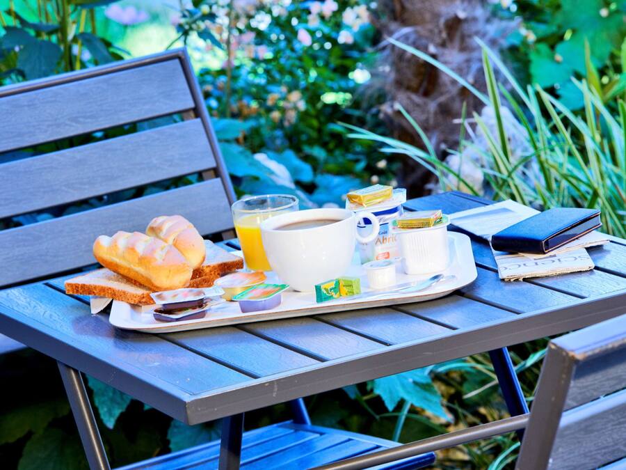 Tägliches Frühstücksbuffet gegen Gebühr
