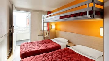 Chambre Standard, 3 lits une place | Bureau, Wi-Fi gratuit, draps fournis