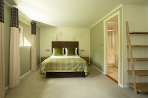 Classic Double Sofa-bed | 1 bedroom, desk, iron/ironing board, free WiFi