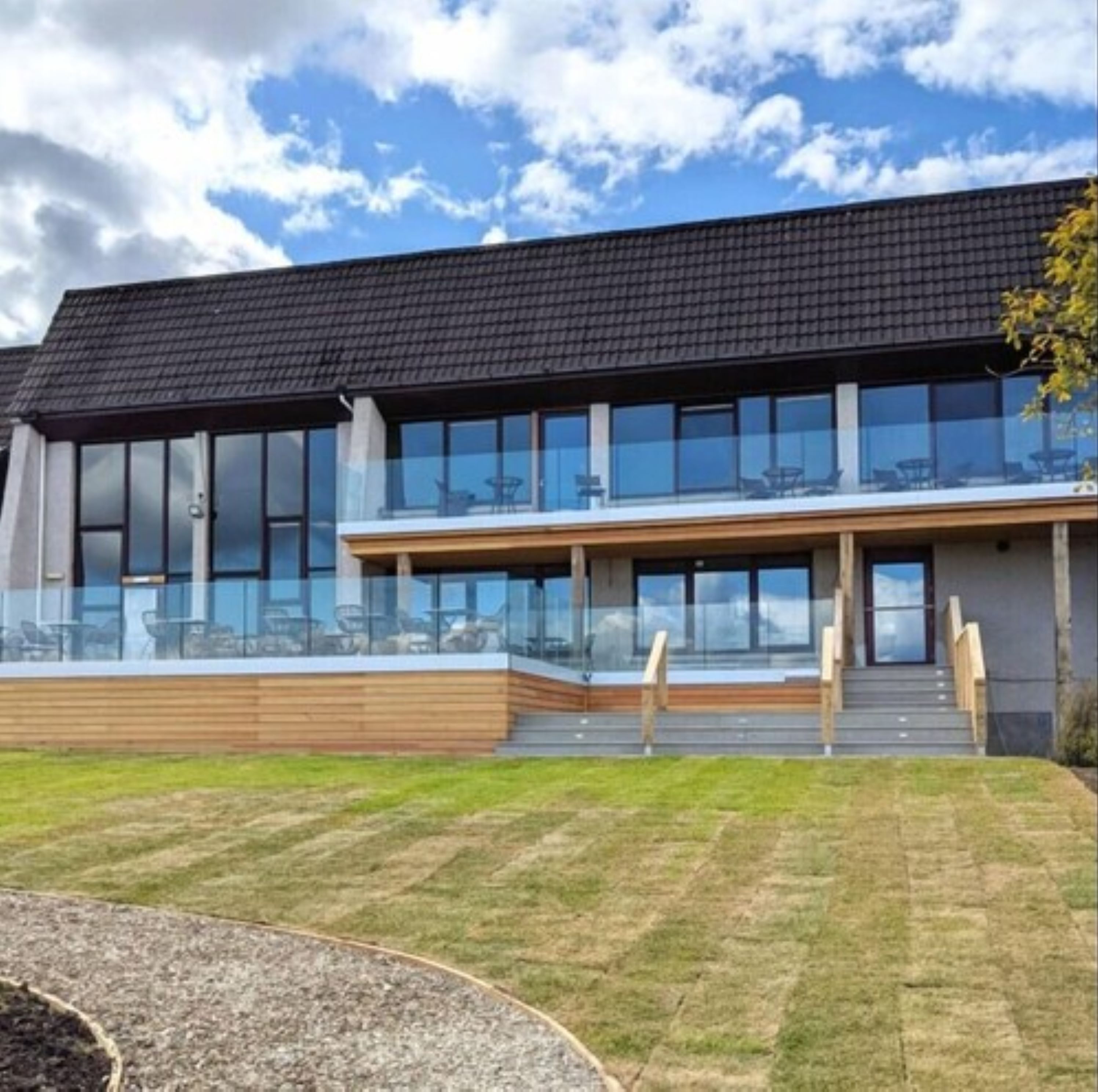 Classic Double Sofa-bed | Haveudsigt