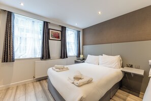 Chambre Quadruple Luxe, salle de bains attenante